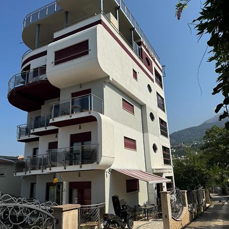 Compass Aparthotel Добра вода Екстериор снимка