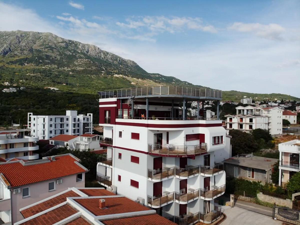 Compass Aparthotel Добра вода Екстериор снимка
