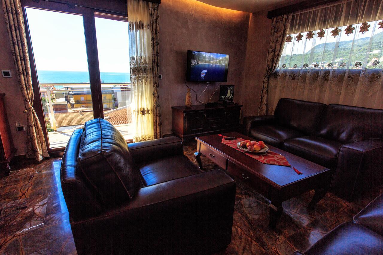 Compass Aparthotel Добра вода Екстериор снимка