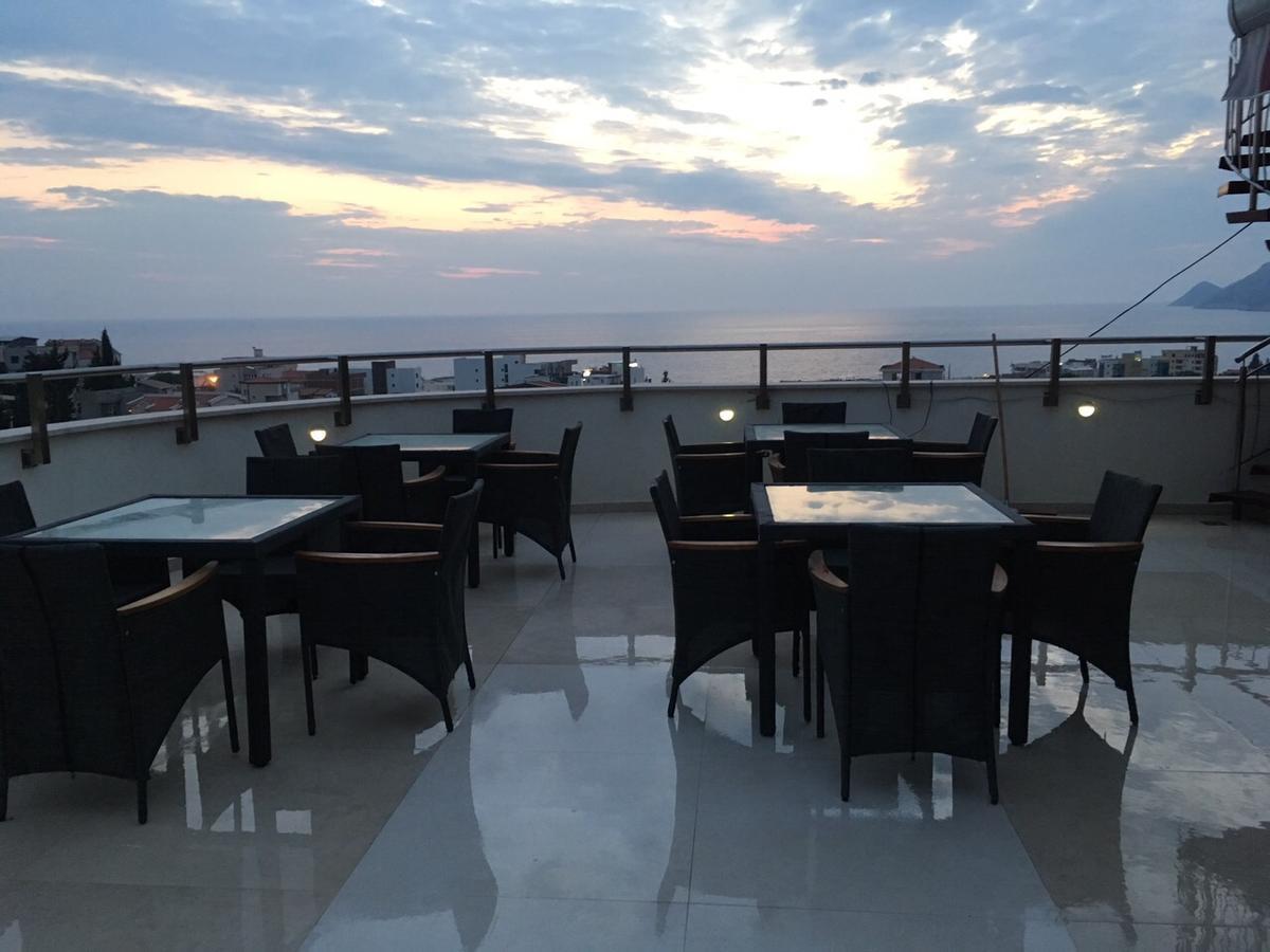 Compass Aparthotel Добра вода Екстериор снимка