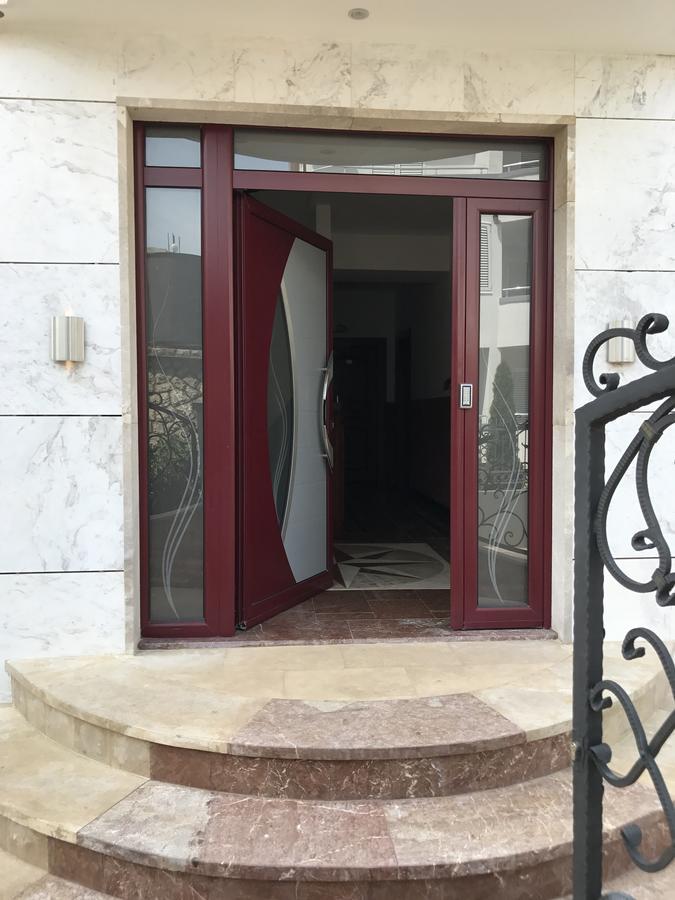Compass Aparthotel Добра вода Екстериор снимка