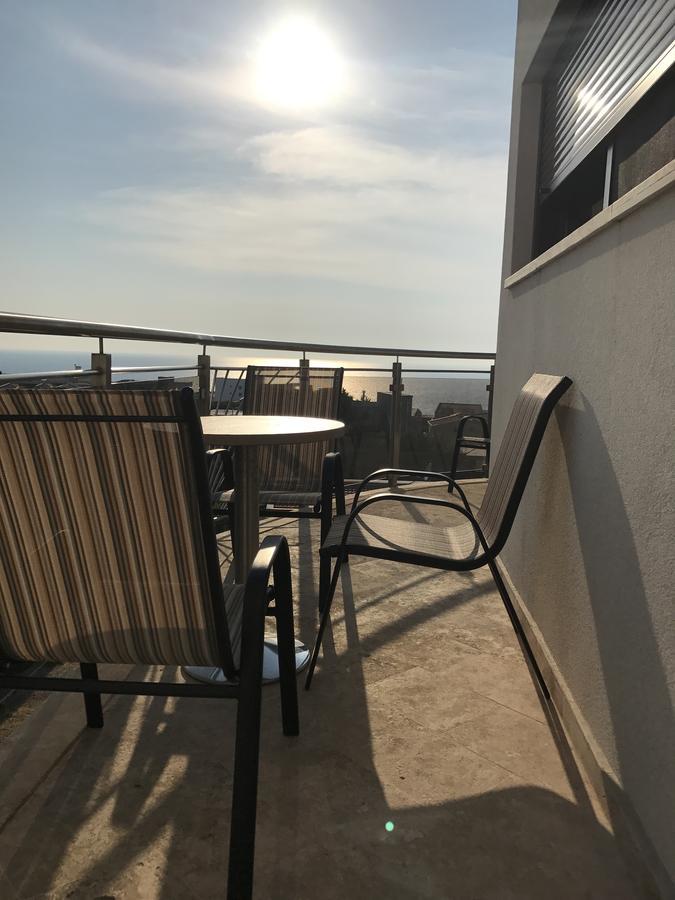 Compass Aparthotel Добра вода Екстериор снимка