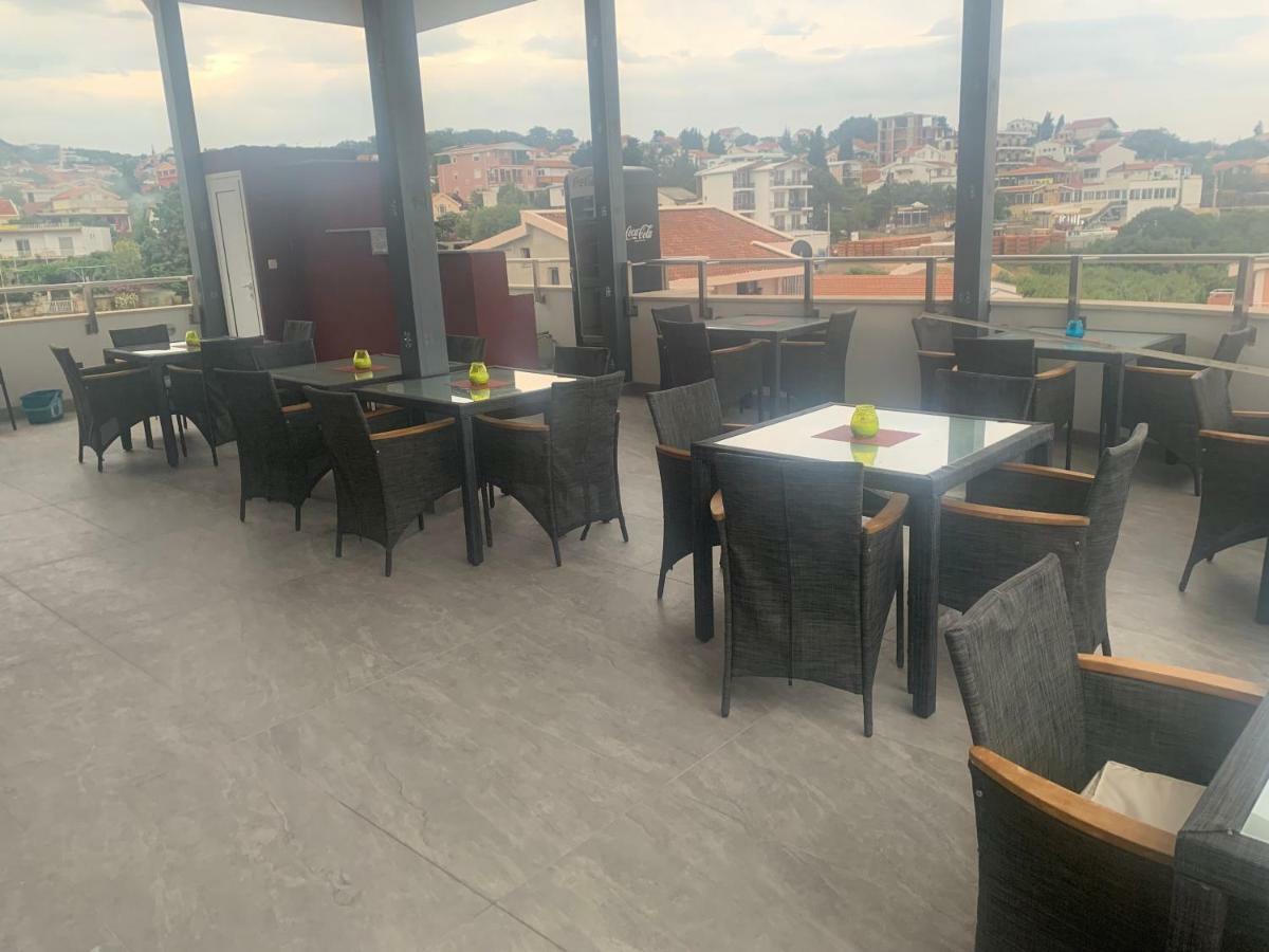 Compass Aparthotel Добра вода Екстериор снимка